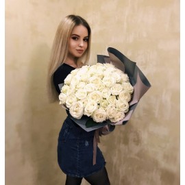 51 белая роза высотой 50 см