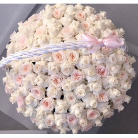Корзина из 201 пионовидной розы