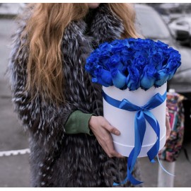 Синие розы в коробке