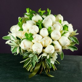 Аромат кремовых роз