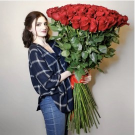 101 роза Фридом высота 120 см.